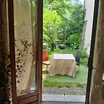 Rum i privatbostad Comme A La Maison Chez Domi Coquet T2 Avec Jardin